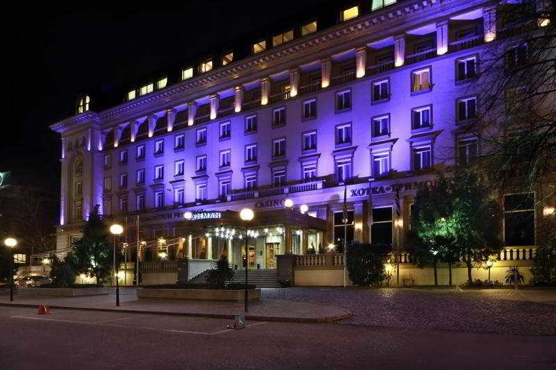 Ramada By Wyndham Plovdiv Trimontium Hotel Exterior photo